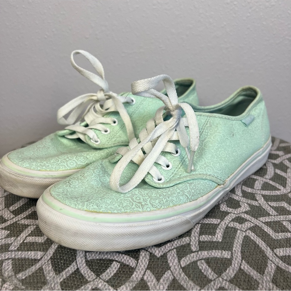 Vans Lowtop Sneakers - Size 10